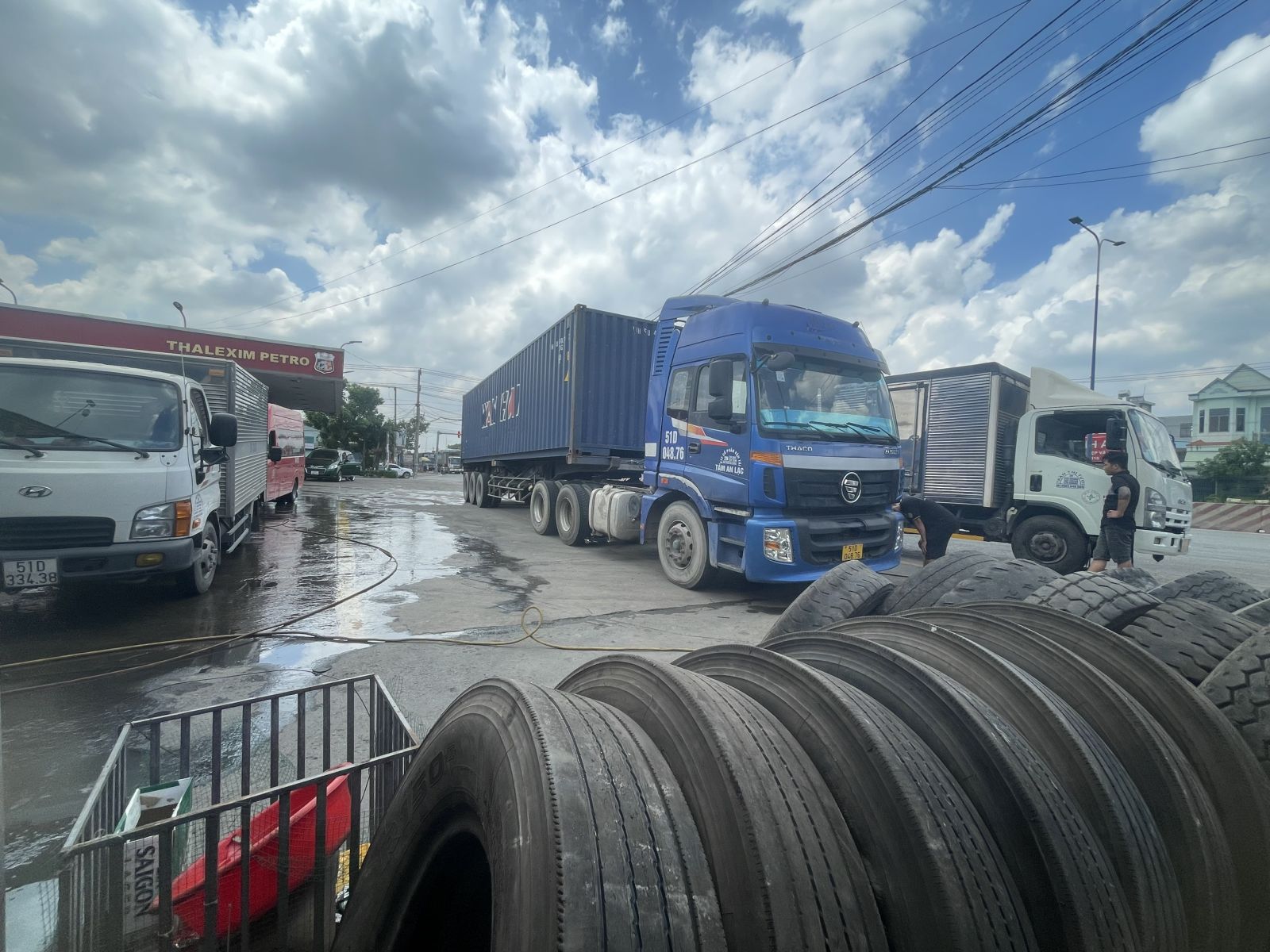 LỐP XE Ô TÔ CÓ BỊ NỔ KHÔNG? VÌ SAO LỐP BỊ NỔ.